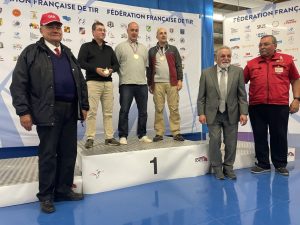Lire la suite à propos de l’article Tir aux Armes Réglementaires <br />GRAND PRIX de FRANCE : Triplé gagnant du Tir National de Versaillles